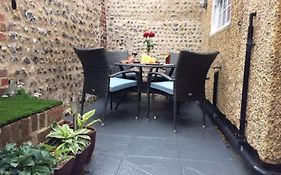 River Road, Littlehampton, Executive Apartment